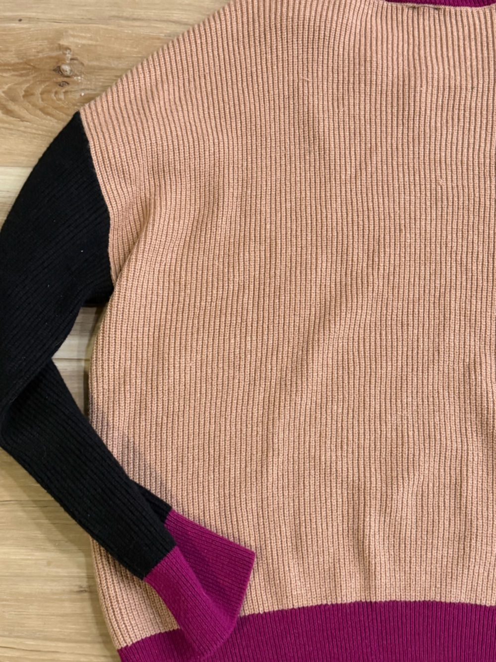 Relaxed Large Sweater in Fuchsia, Tan & Black - Picture 5 of 8